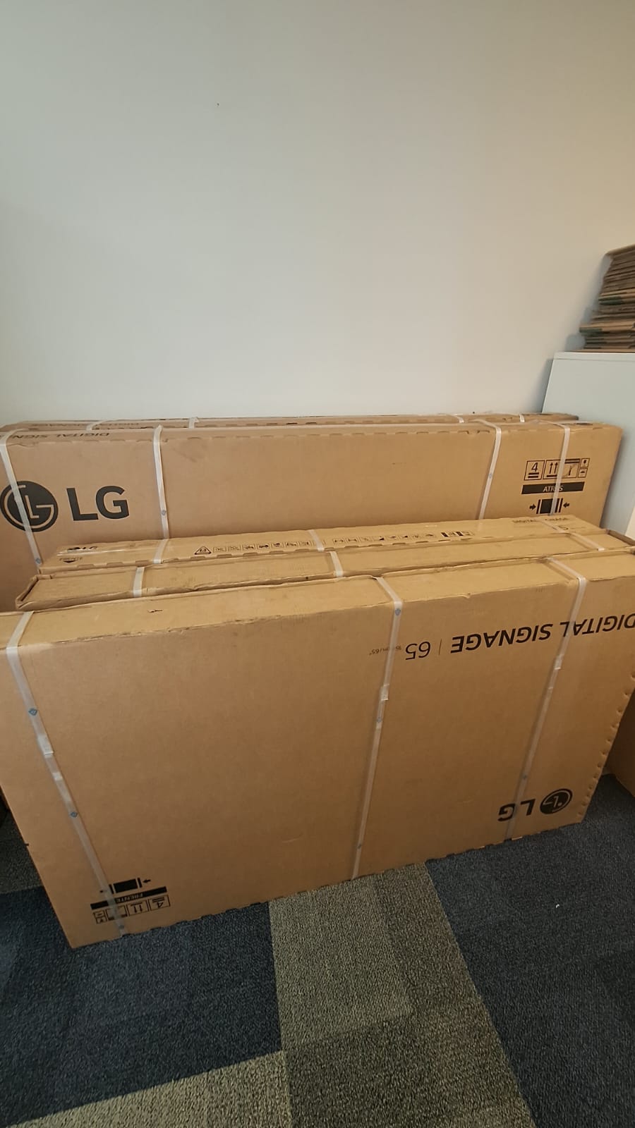 Carga LG Digital Signage transportada pela BP